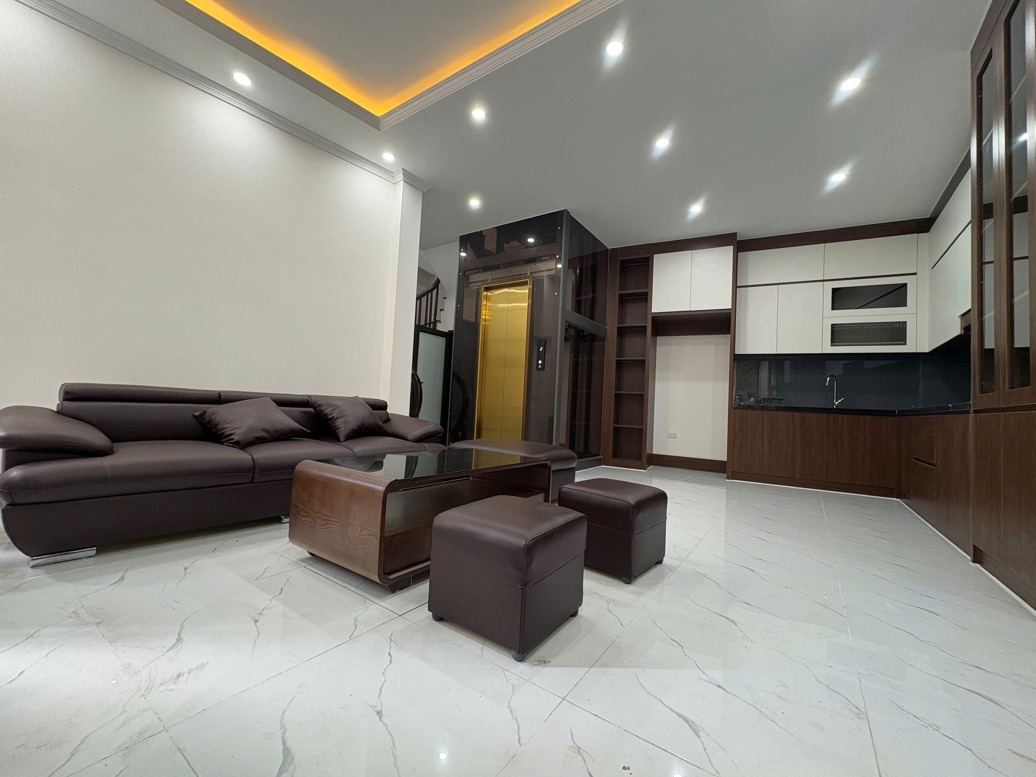 NHÀ MỚI 5 TẦNG THANG MÁY FULL NỘI THẤT PHỐ TRẦN PHÚ HÀ ĐÔNG.