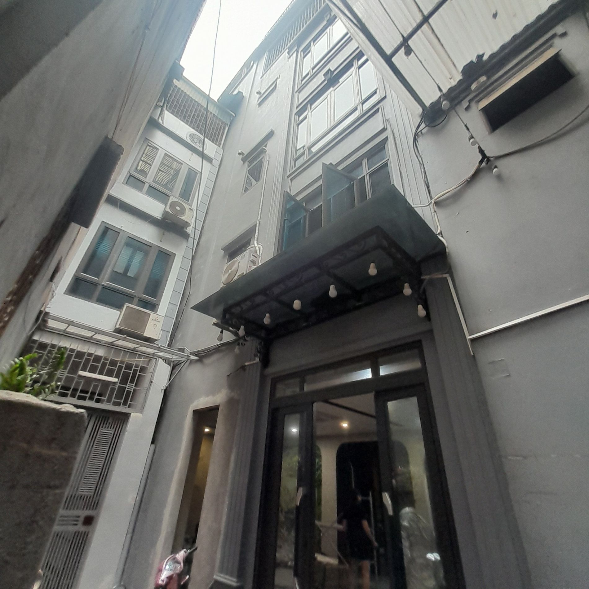 [439] Bán gấp Nhà 6 tầng thông sàn. 3 mặt thoáng, kinh doanh nhà hàng 700tr/tháng, phố Trần Đại Nghĩa Hai Bà Trưng