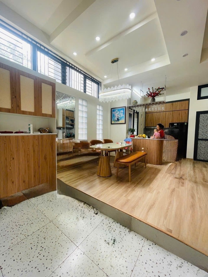 BÁN NHÀ ĐẸP 5 TẦNG – PHÂN LÔ BÁT KHỐI – Ở NGAY, GẦN Ô TÔ - 10.85 TỶ