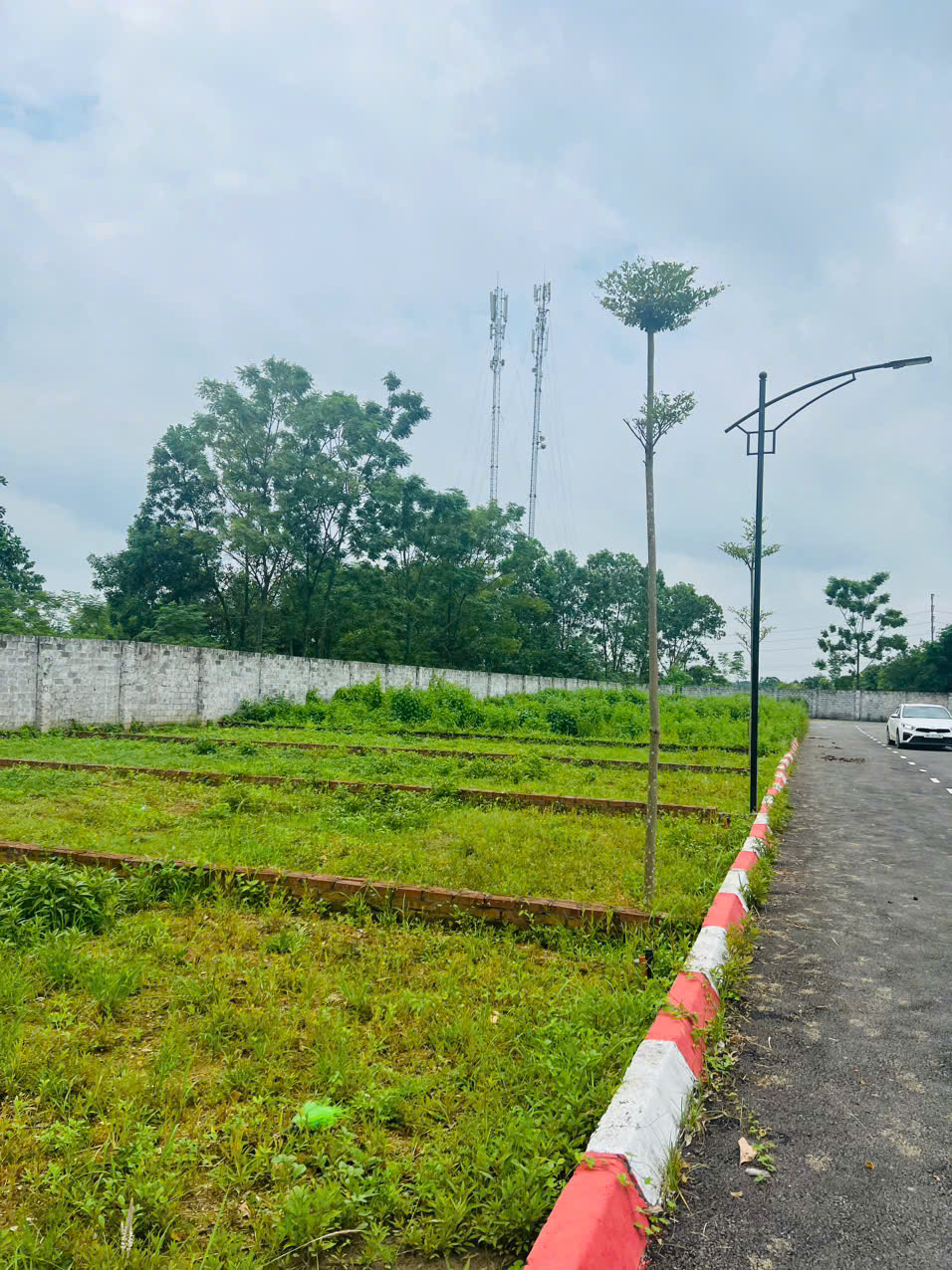 Đất nền Láng Hòa Lạc giá 2.42 tỷ diện tích 100m2 gần khu đô thị VinGroup – Nguyễn Hùng BĐS - 0989333012