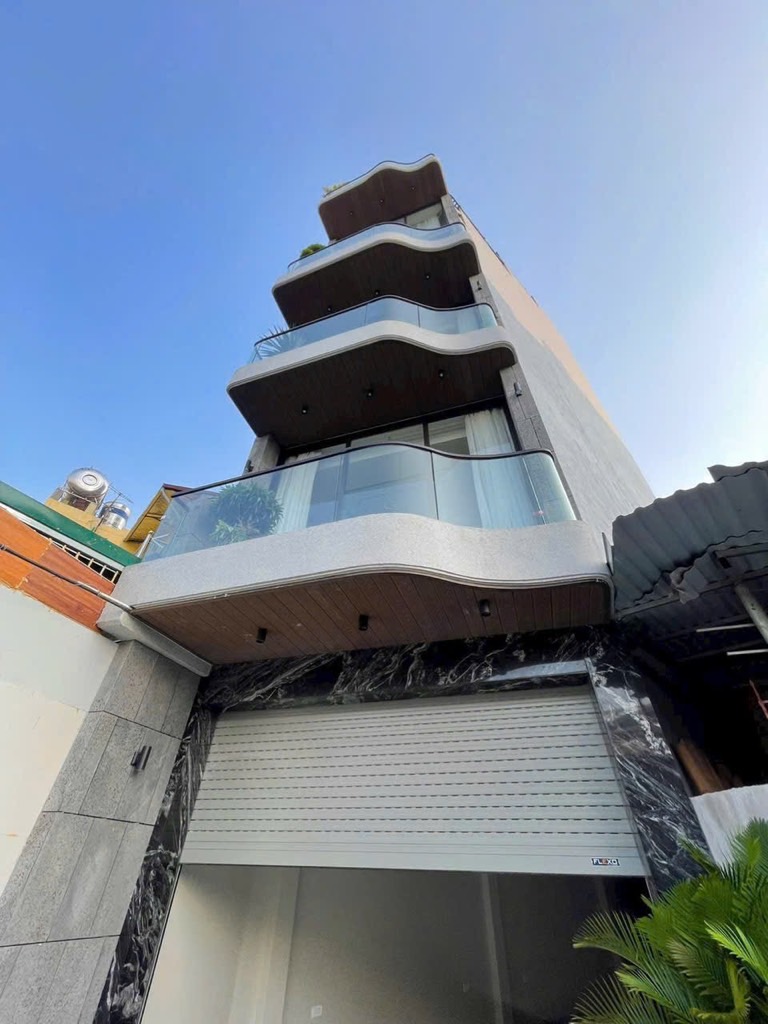 Bán nhà Ngọc Hồi, Hoàng Mai, lô góc, Gara Ô tô, thang máy, 50m2, 13.38 tỷ