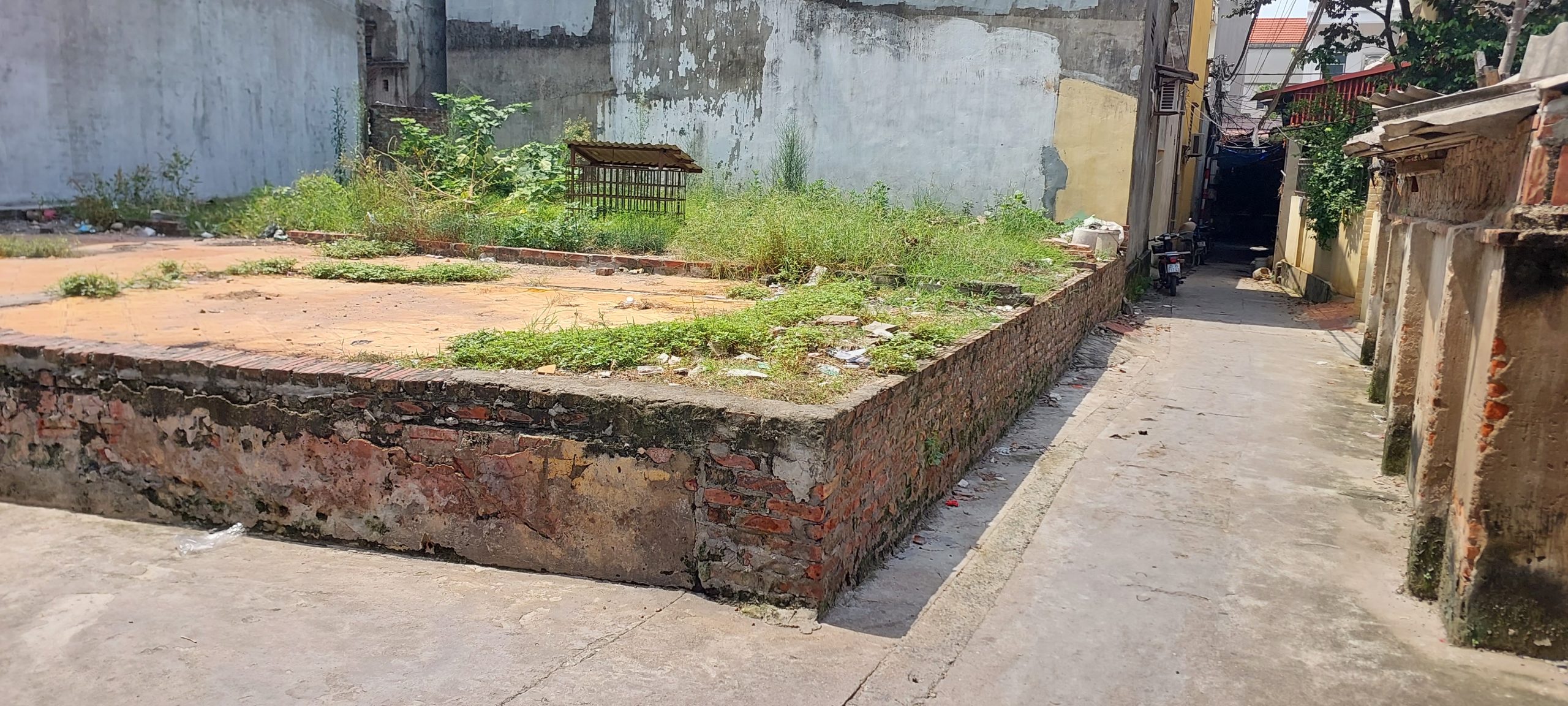 NHỈNH 4.X TỶ – 40M² LÔ GÓC CẠNH HỒ, 20M RA TRỤC CHÍNH