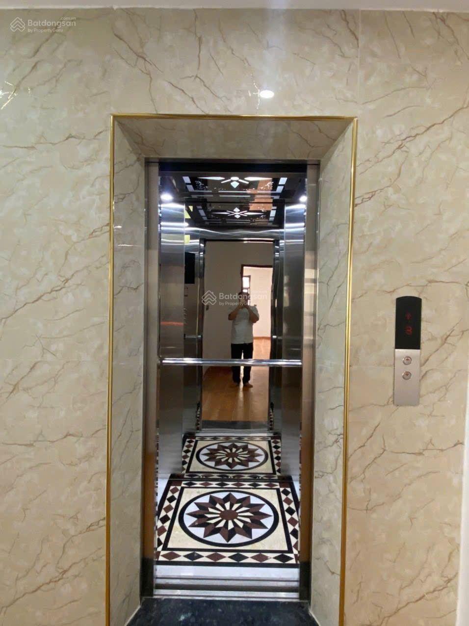 Bán nhà 43m2 x5 tầng,thang may Dốc Tam Đa, gần chợ giá 12,2 tỷ