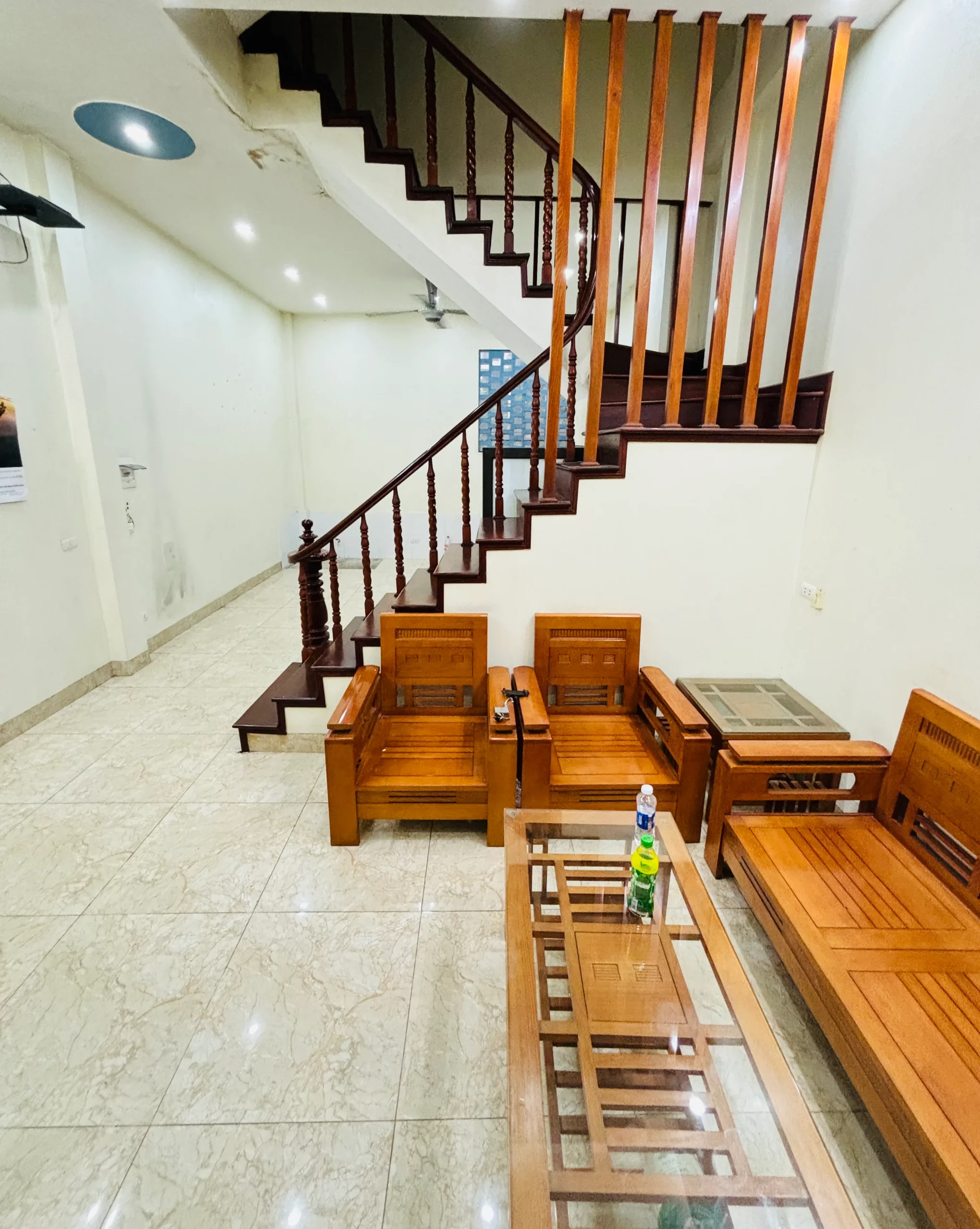 Bán nhà Ngọc Thụy Long Biên 38m², 5 tầng, dân xây chắc chắn, nở hậu phong thủy tốt. Cho thuê dòng tiền ổn định 120tr/năm. Gần Aeon Mall, Cầu Đông Trù.