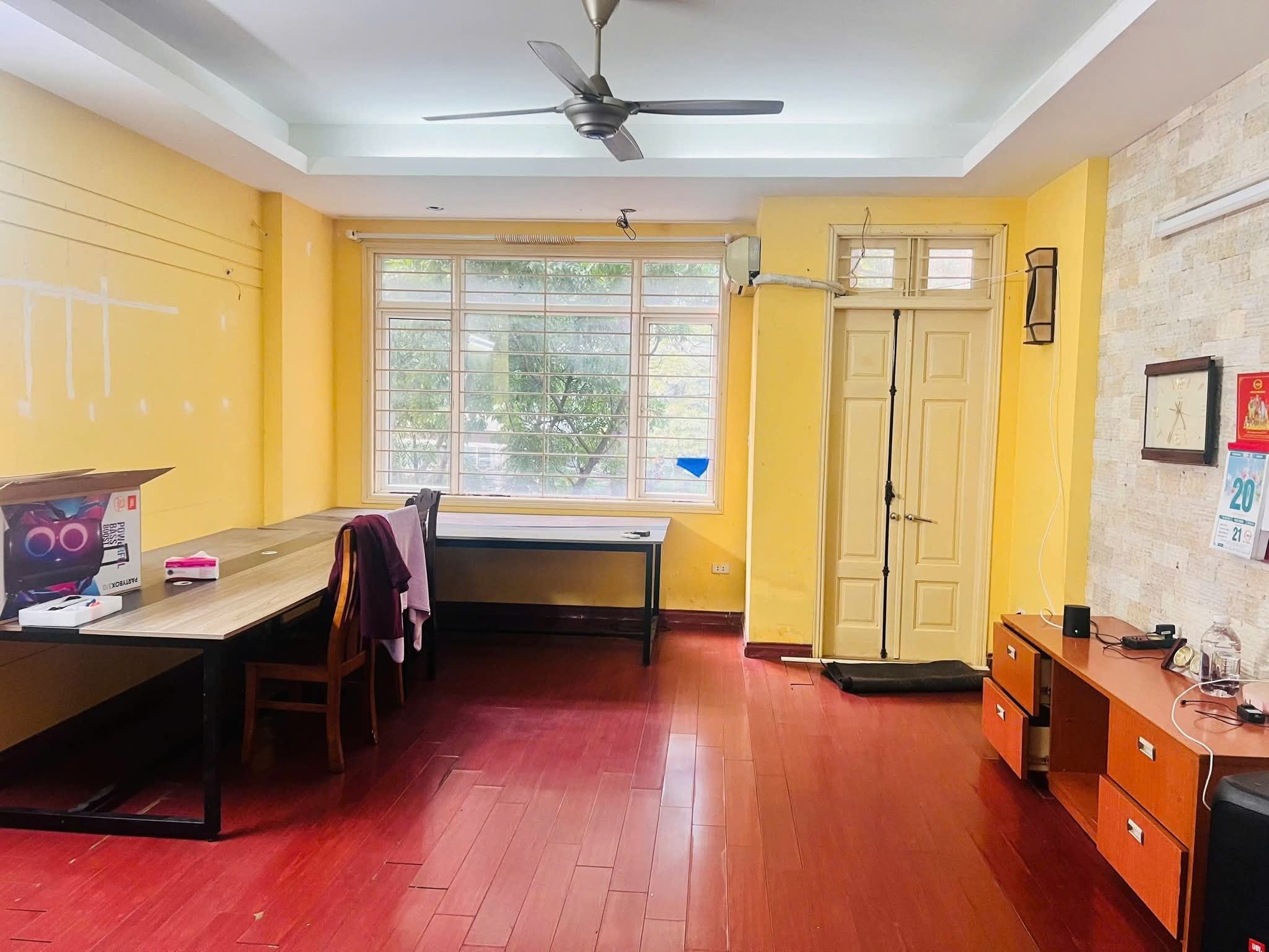 VỊ TRÍ ĐẮC ĐỊA -KHU VỰC SIÊU HIẾM NHÀ - PHÂN LÔ TRUNG YÊN CẦU GIẤY - VỈA HÈ RỘNG KINH DOANH ĐỈNH