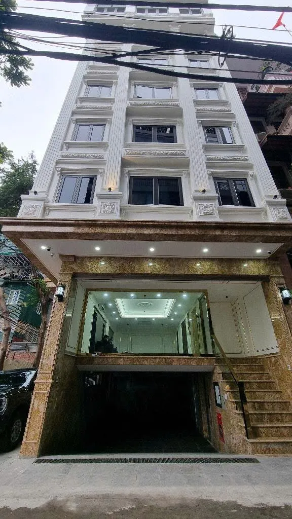 GIÁ TRỊ ĐA NĂNG - SIÊU PHẨM ĐỘC ĐẮC DUY NHẤT TẠI HN - TÒA NHÀ DOANH THU 200TR/THÁNG - Ô TÔ TRÁNH - CÓ VỈA HÈ - KINH DOANH -LÔ GÓC - HAI MẶT ĐƯỜNG Ô TÔ TRÁNH.