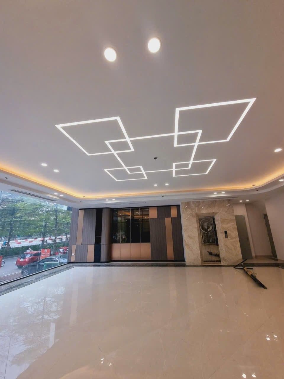 TÒA VĂN PHÒNG KĐTM TRUNG YÊN-Q.CẦU GIẤY, DT 107M2 x 9T, MT LỚN 7,7 M, GIÁ 51 TỶ