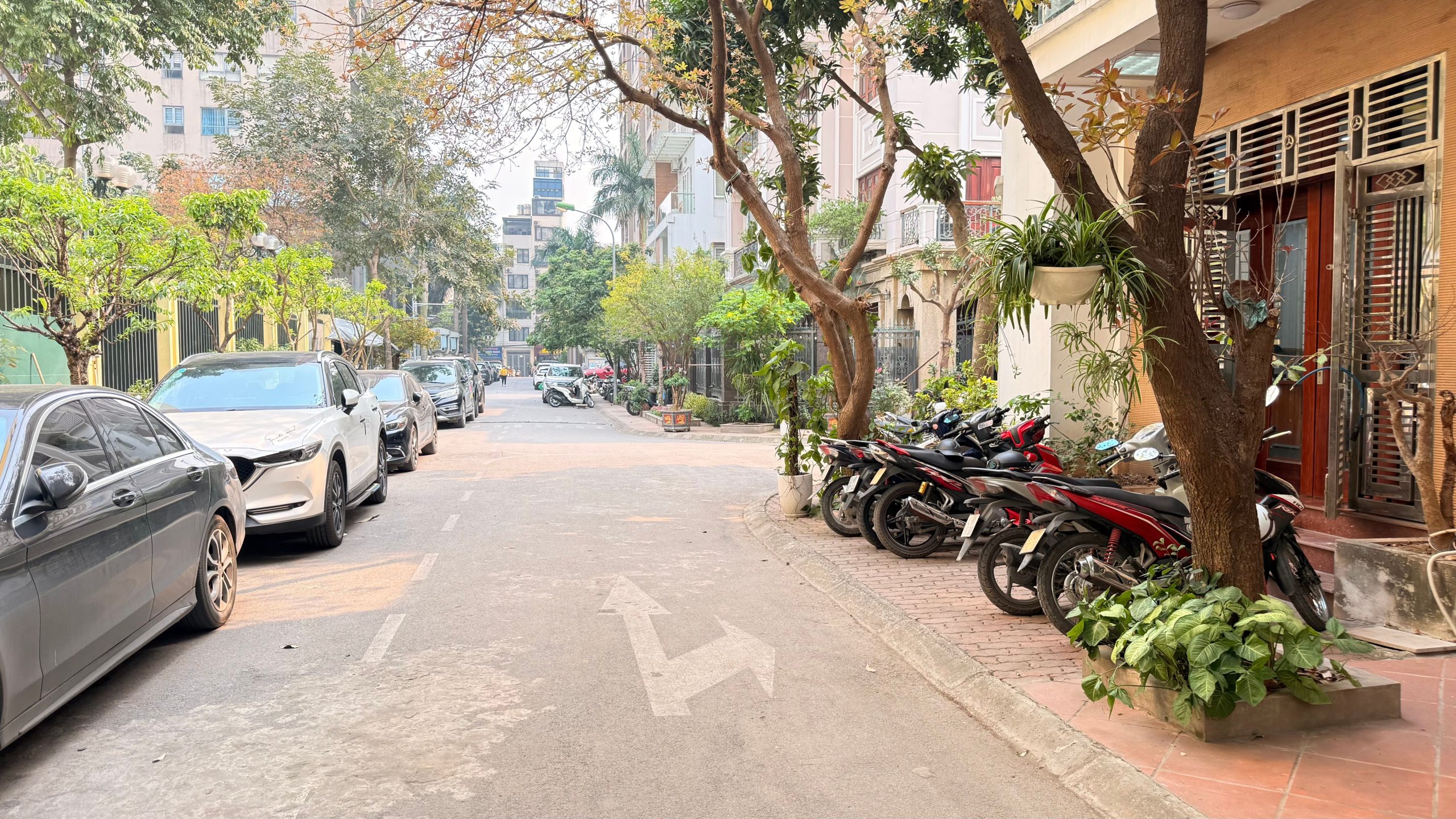 BIỆT THỰ VƯỜN LÔ GÓC, 102 TRƯỜNG CHINH-ĐỐNG ĐA, DT 83M, MT 9M GIÁ TỐT