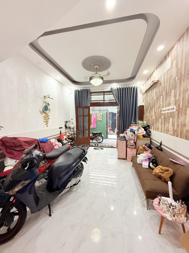 Bán nhà (67M2) 3 tầng 4pn Dương bá Trạc phường 1 quận 8 chỉ 9,5 tỷ ctl