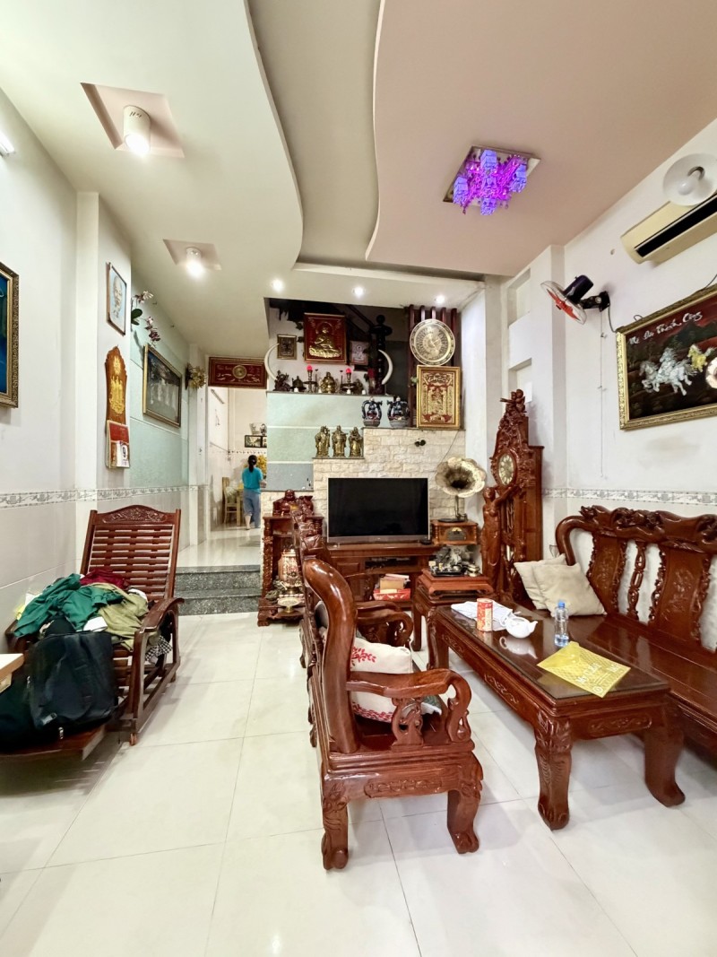 Bán nhà hẻm ô tô 60m2 Phạm Thế hiển 2 tầng nhà còn mới đẹp vô ở luôn nhỉnh 5 tỷ