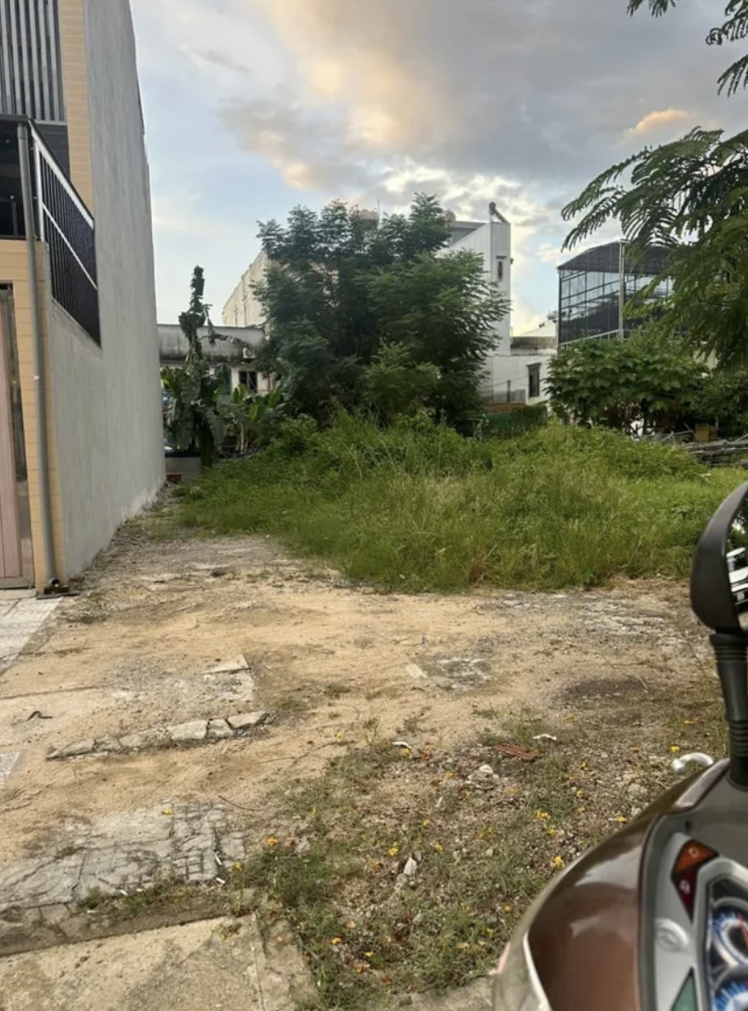 Lô đất Đẹp mặt tiền đường Đoàn Khuê . DT:100m