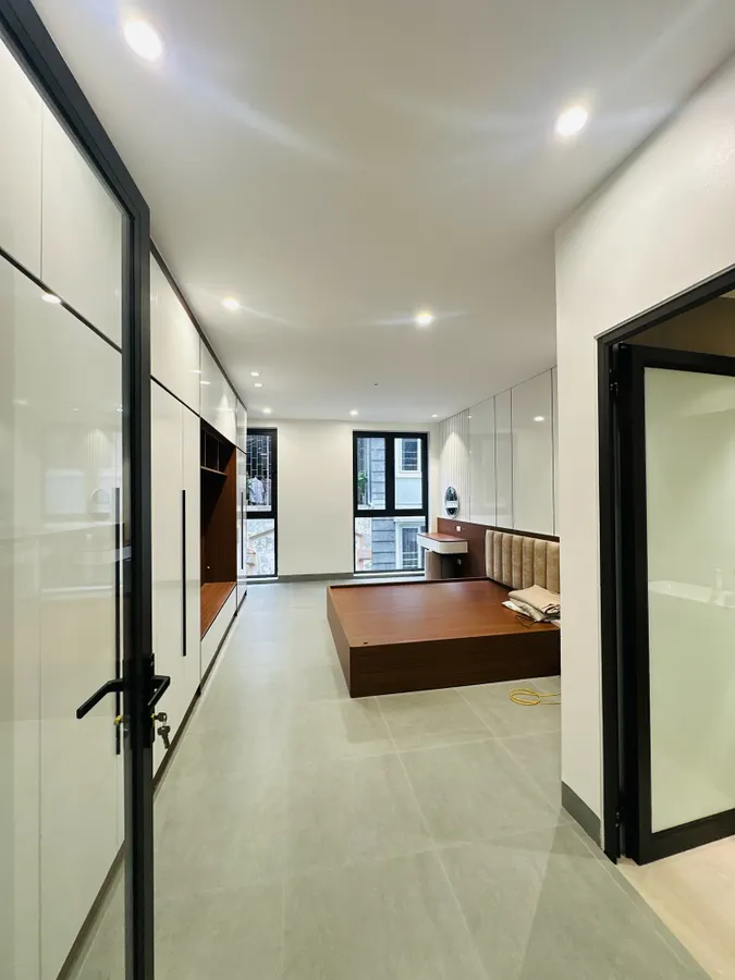 Bán Nhà Kim Đồng. Hoàng Mai. 6 Tầng Thang Máy. Ô Tô. Vỉa Hè. DT 36m2. MT 4,2m. Giá 17.4 Tỷ.