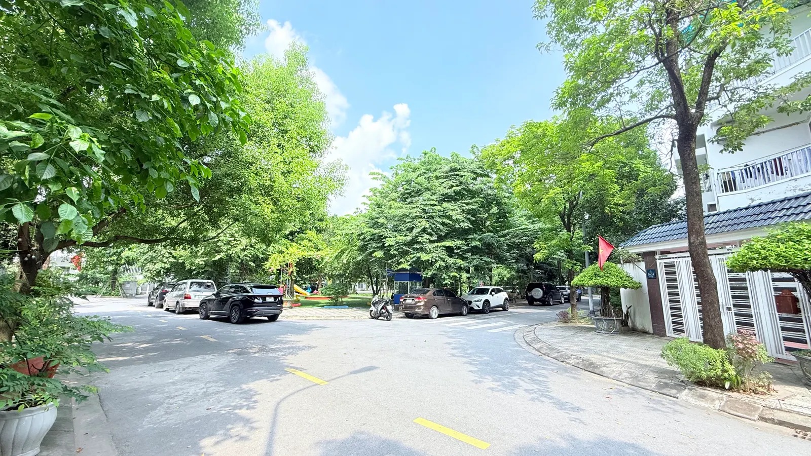 SIÊU BIỆT THỰ FORESA XUÂN PHƯƠNG – VIEW VƯỜN HOA, LÔ GÓC 20M – GIÁ CHỈ 30 TỶ