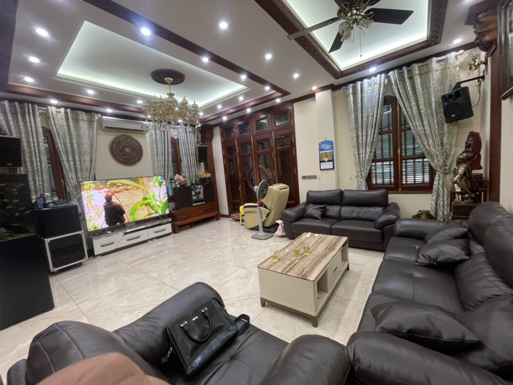 Siêu hiếm, bán nhà Ngọc Hà, diện tích rộng 115m, mặt tiền 7m chỉ 22 tỷ