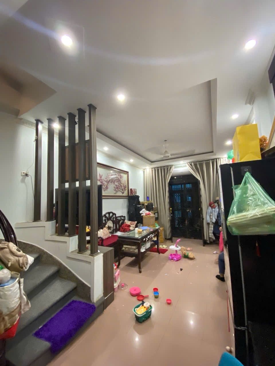 BÁN NHÀ BỒ ĐỀ LONG BIÊN 30.5M2 - 4 TẦNG - NHÀ ĐẸP Ở NGAY - GẦN TRƯỜNG HỌC - SIÊU THỊ - BỆNH VIỆN TÂM ANH - AEON MALL - SỔ ĐỎ CHÍNH CHỦ