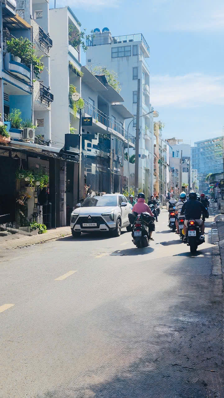 BÁN NHÀ ĐẸP PHÚ NHUẬN – NGUYỄN TRỌNG TUYỂN - FULL NỘI THẤT XỊN – 4 TẦNG – 58M² – CHỈ 10.5 TỶ