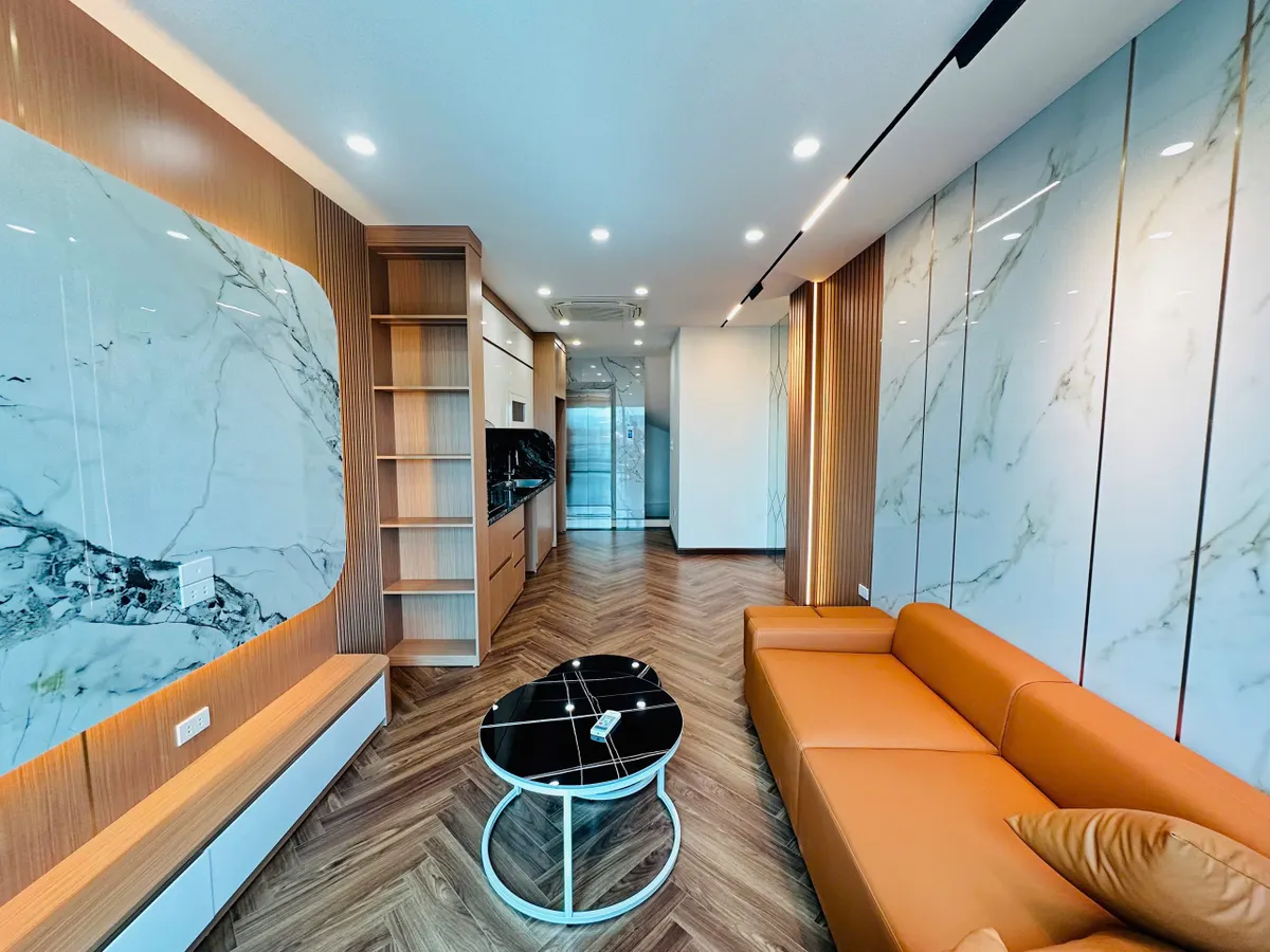 NHÀ MỚI Ô TÔ ĐỖ CỬA Ngọc Lâm 55m2 X 6 Tầng MT 4m,9.9 tỷ Long Biên Hà Nội.