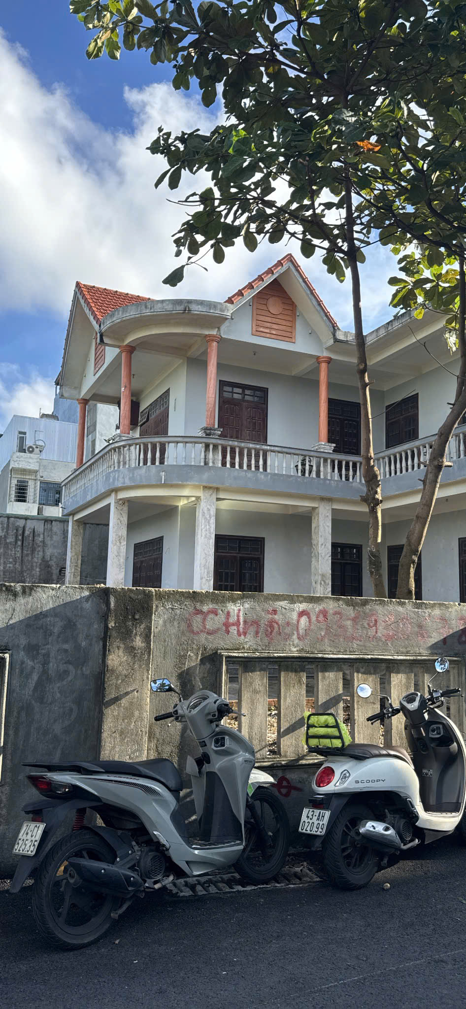 - Tòa căn hộ 4,5 tầng lô góc, tầng 1 đang cho thuê kinh doanh, mặt tiền đường Châu thị Vĩnh Tế và mặt kiệt 3m, khu phố