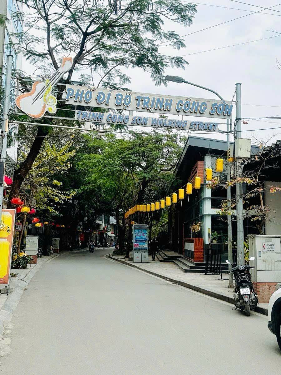 MẶT PHỐ, TRỊNH CÔNG SƠN, TÂY HỒ- VỈA HÈ-KD-Ô TÔ: 120M X4T, MT 6M, GIÁ 85 TÝ