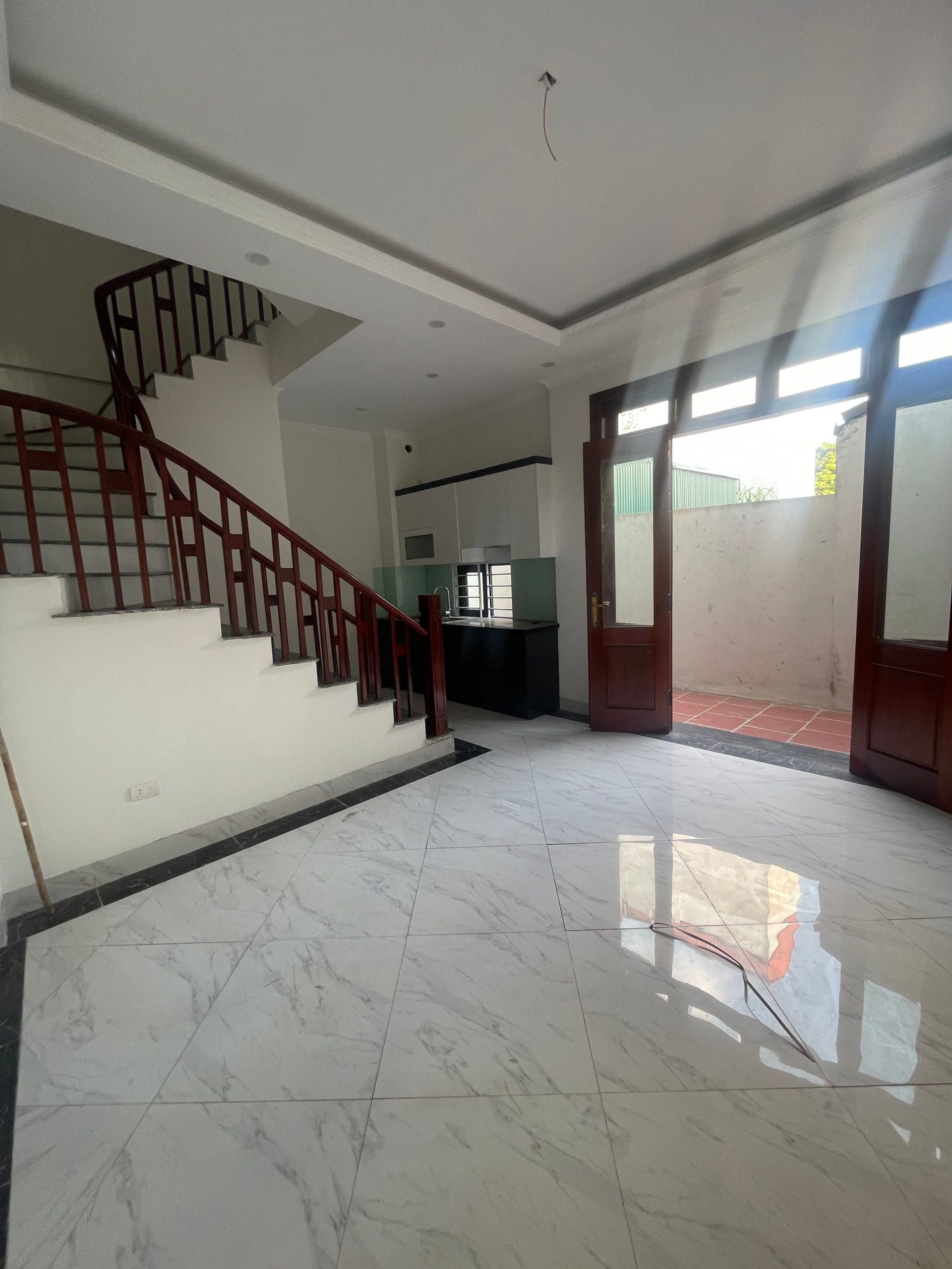 NGUYỄN VĂN LINH - NHÀ ĐẸP 5 TẦNG - 20M RA PHỐ Ô TÔ TRÁNH - GẦN AEON MALL LONG BIÊN