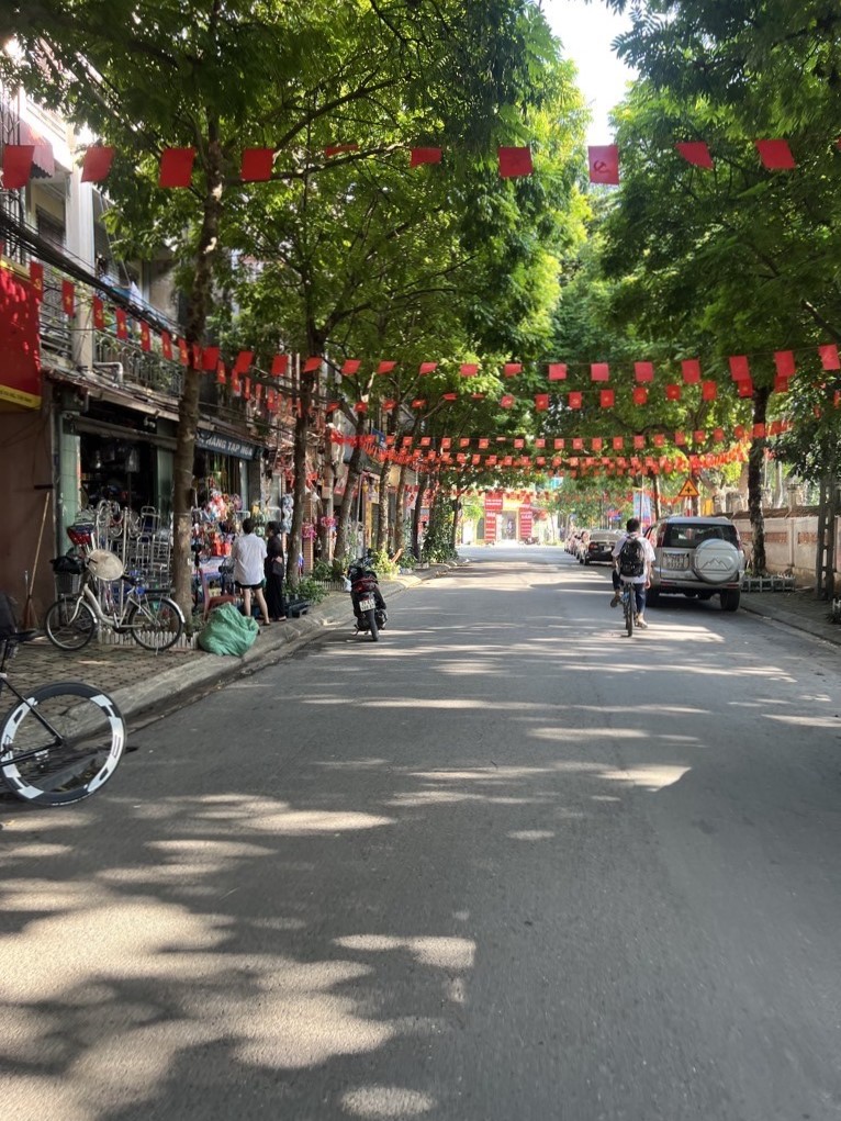 SIÊU PHẨM 3 BƯỚC RA PHỐ VIỆT HƯNG - NGÕ RỘNG Ô TÔ VÀO NHÀ/QUAY ĐẦU-Ở SƯỚNG,KINH DOANH TỐT