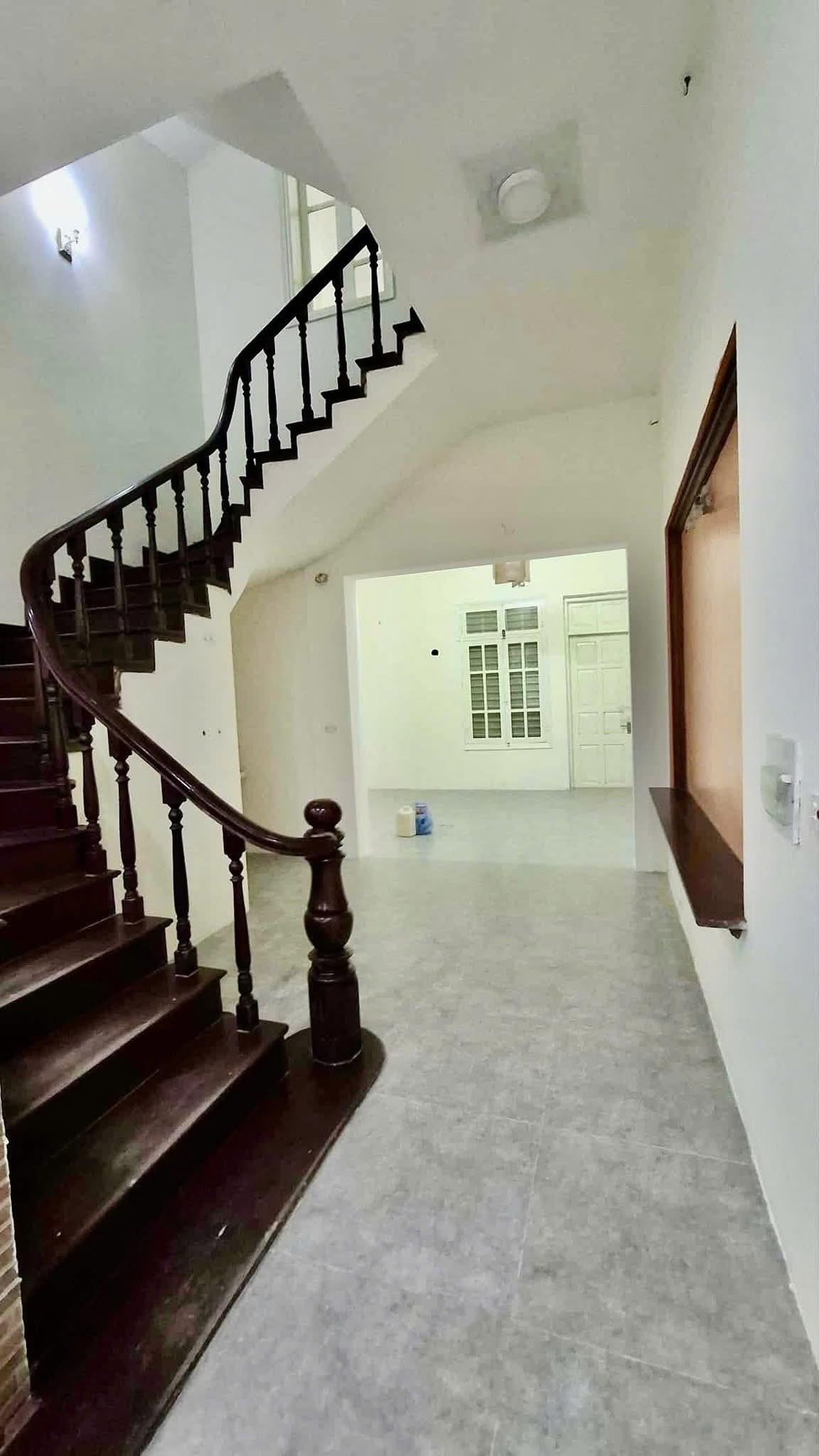 BÁN NHÀ 123M 2 NGÕ Ô TÔ TRÁNH KINH DOANH ĐƯỜNG BƯỞI BA ĐÌNH