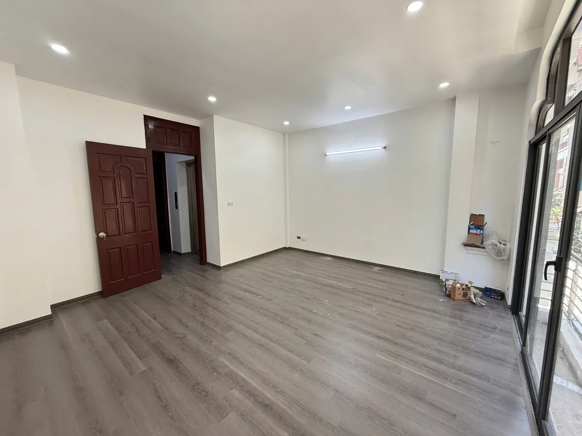 NHÀ PHÂN LÔ CẦU GIẤY - DÒNG TIỀN 60 TRIỆU/THÁNG - 7 TẦNG THANG MÁY - KINH DOANH