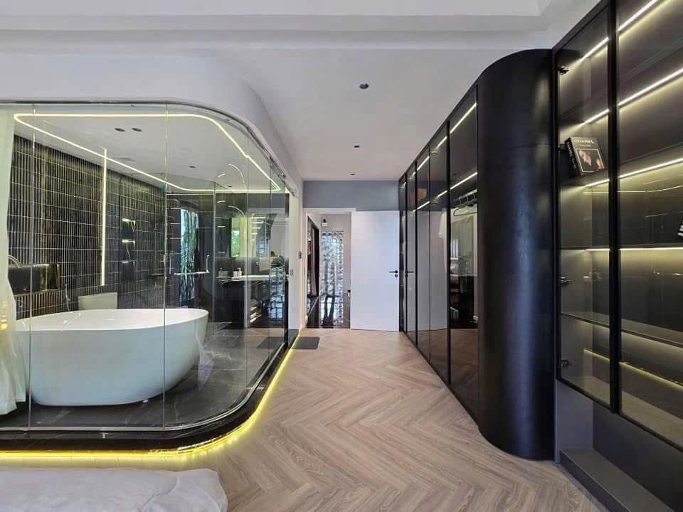 TUYỆT PHẨM NHÀ PHỐ NGUYỄN VĂN CỪ - LONG BIÊN– 6 TẦNG THANG MÁY – SỔ ĐỎ CHÍNH CHỦ -2 Ô TÔ 7 CHỖ VÀO NHÀ – THIẾT KẾ ĐẲNG CẤP – KHÔNG GIAN SỐNG HOÀN HẢO