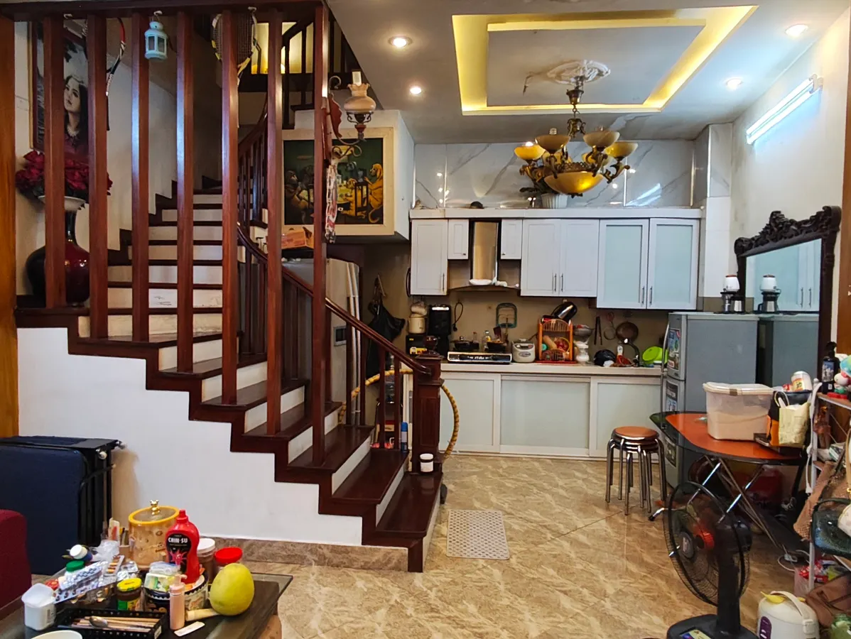 Bán Nhà Tây Sơn 50m2. 5 tầng. mặt tiền 5m. giá 12.5 Tỷ Đống Đa Hà Nội