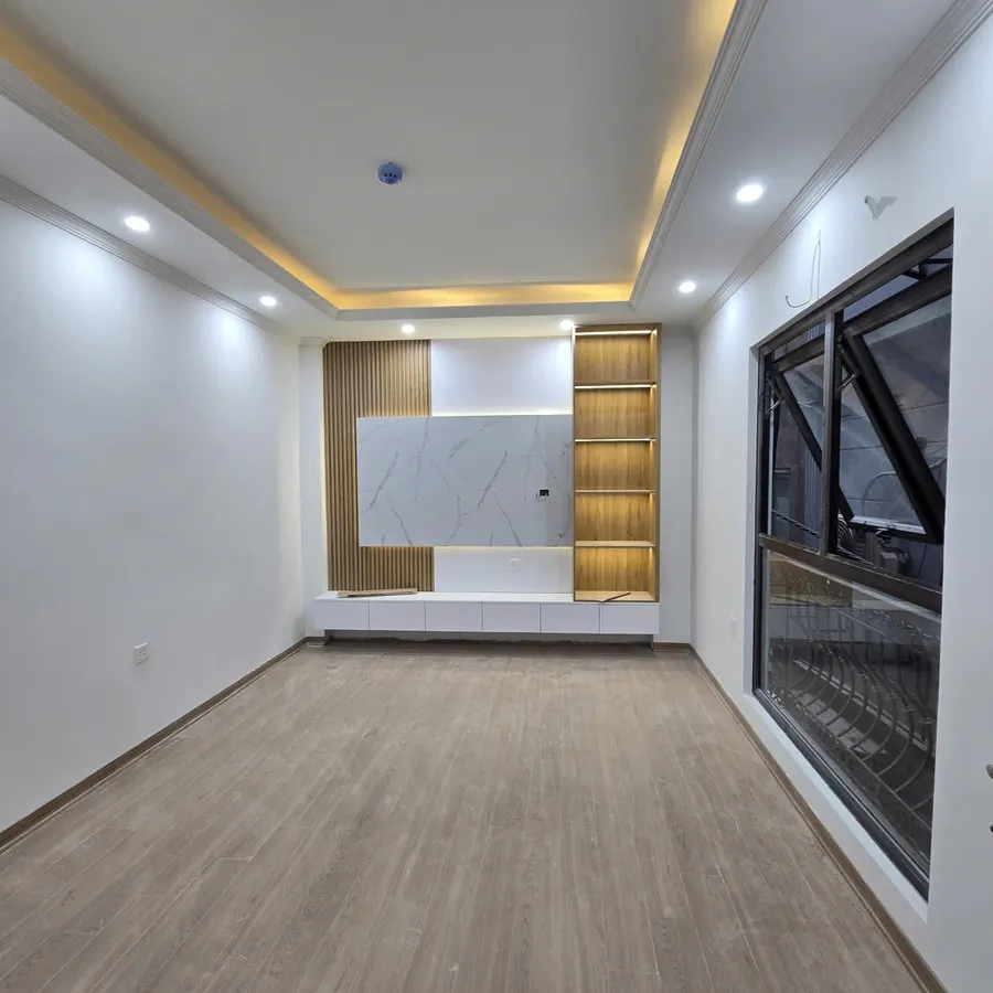 BÁN NHÀ RIÊNG Phố Khương Trung 45m2 X 6 tầng 12.9 Tỷ Thanh Xuân Hà Nội.