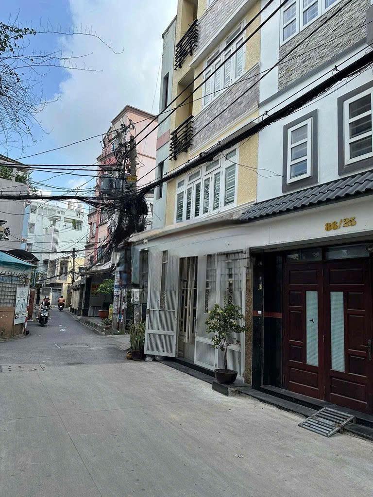 Bán nhà Thích Quảng Đức Phú Nhuận, full tiện ích, diện tích 30m², giá 6,15 tỷ