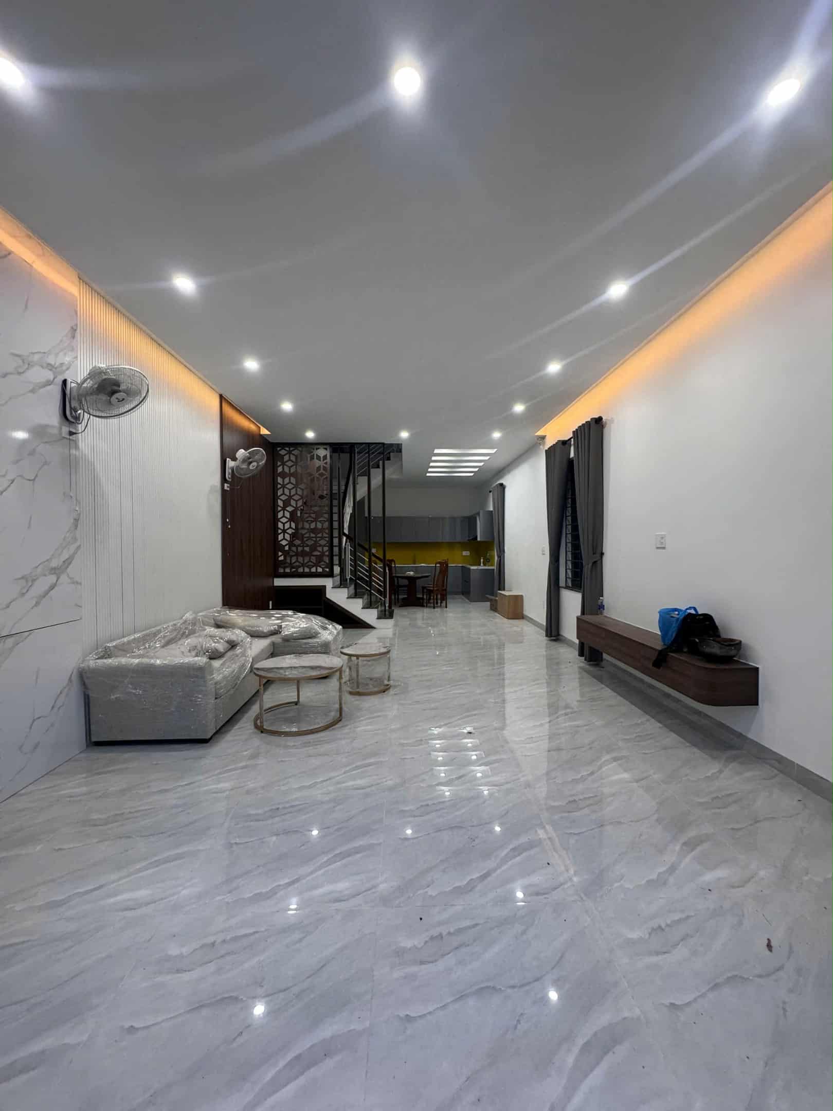 NHÀ MỚI 7M5 HÒA XUÂN - 3 TẦNG, KẸP CỐNG, KINH DOANH - CHỈ 7,8 TỶ