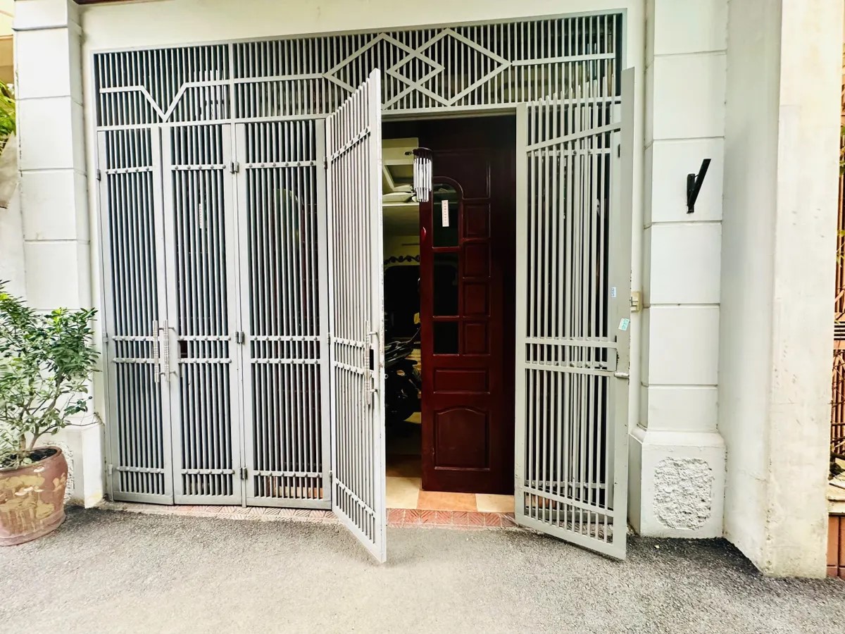 BÁN NHÀ KHU VỰC ĐEP Ở QUẬN THANH XUÂN .