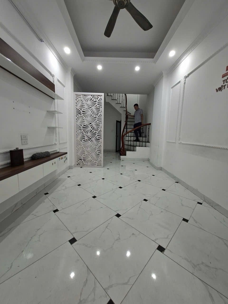 THƯỢNG THANH – LONG BIÊN - 30M² – 5 TẦNG – NHÀ ĐẸP Ở NGAY – VỊ TRÍ ĐẮC ĐỊA – GẦN PHỐ – TIỆN ÍCH NGẬP TRÀN