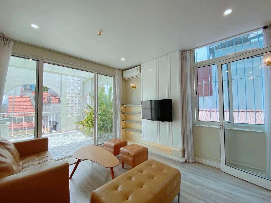 Bán gấp nhà Đào Tấn, 6 tầng thang máy, trung tâm Ba Đình, 21.5 tỷ