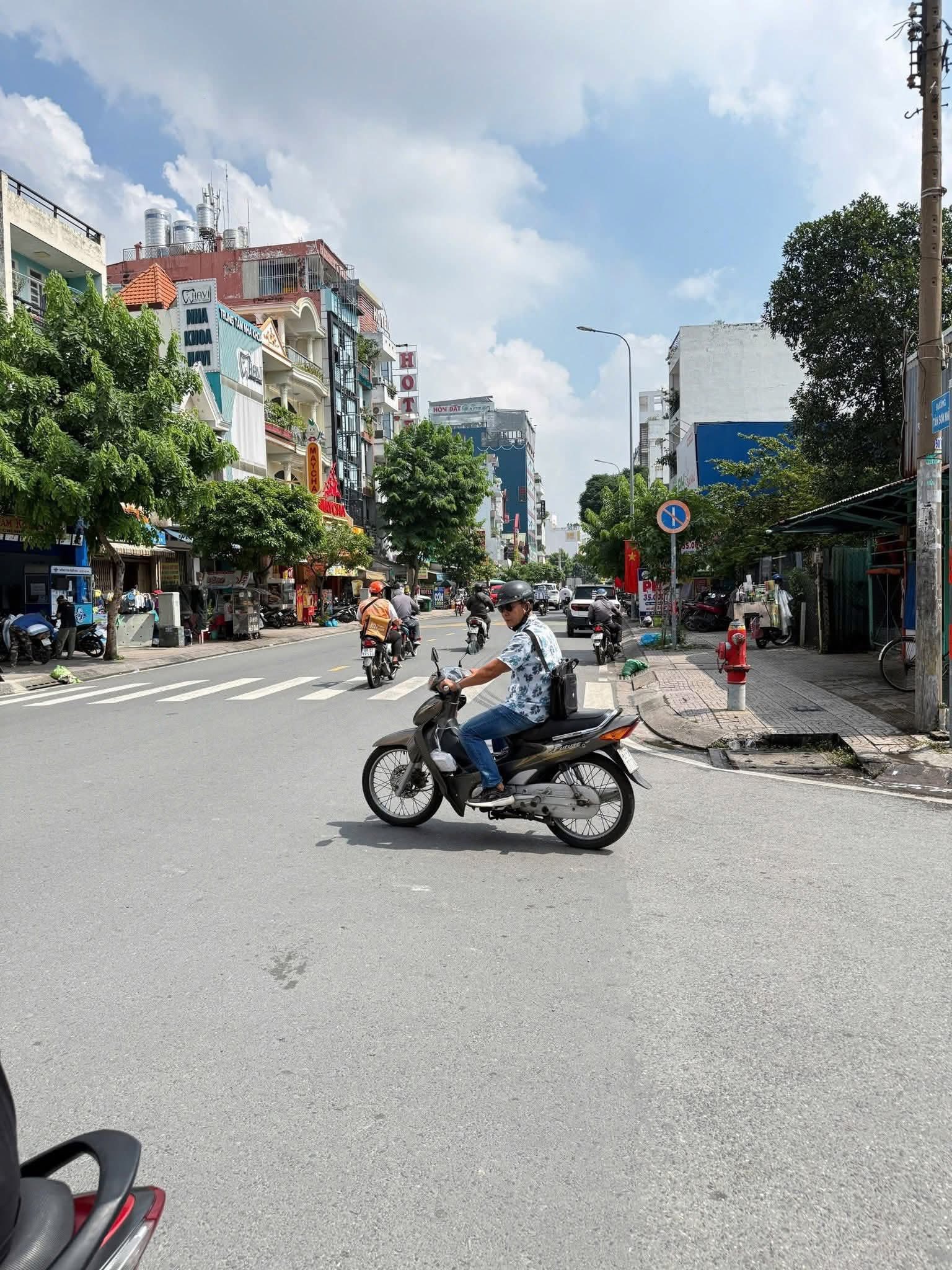 Bán nhà hẻm VIP 10m Tân Sơn Nhì, Tân Phú – 4x15m, 4 Tầng – Chỉ 10.9 tỷ