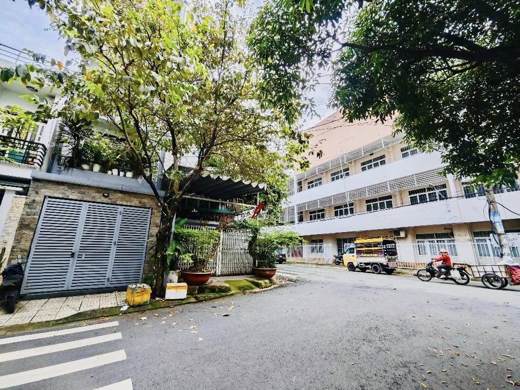 NHÀ MẶT TIỀN KHU BÀN CỜ HỌ LÊ – GARA Ô TÔ – 60M – 5 TẦNG CHỈ HƠN 10 TỶ