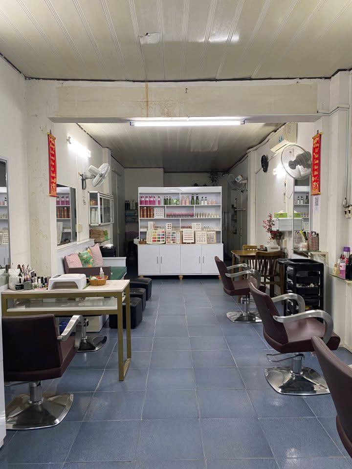 Cần sang nhượng lại tiệm nail và tóc tại 108 Trương Định, Nha Trang.