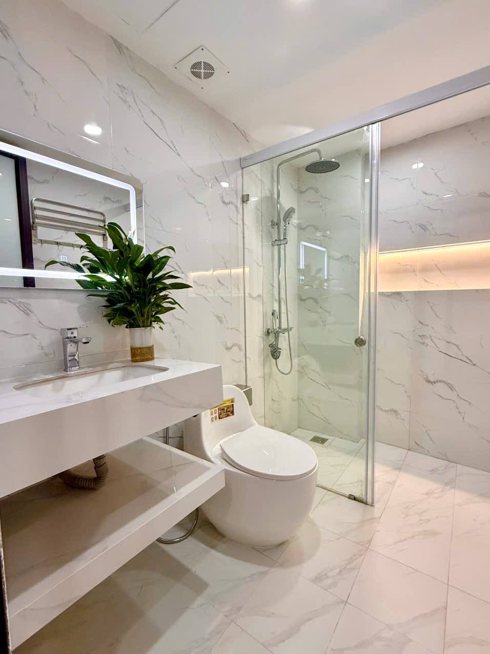 SIÊU PHẨM TRƯỜNG CHINH – NGÕ VIP – THANG MÁY – FULL NỘI THẤT 5 SAO – 30M RA PHỐ