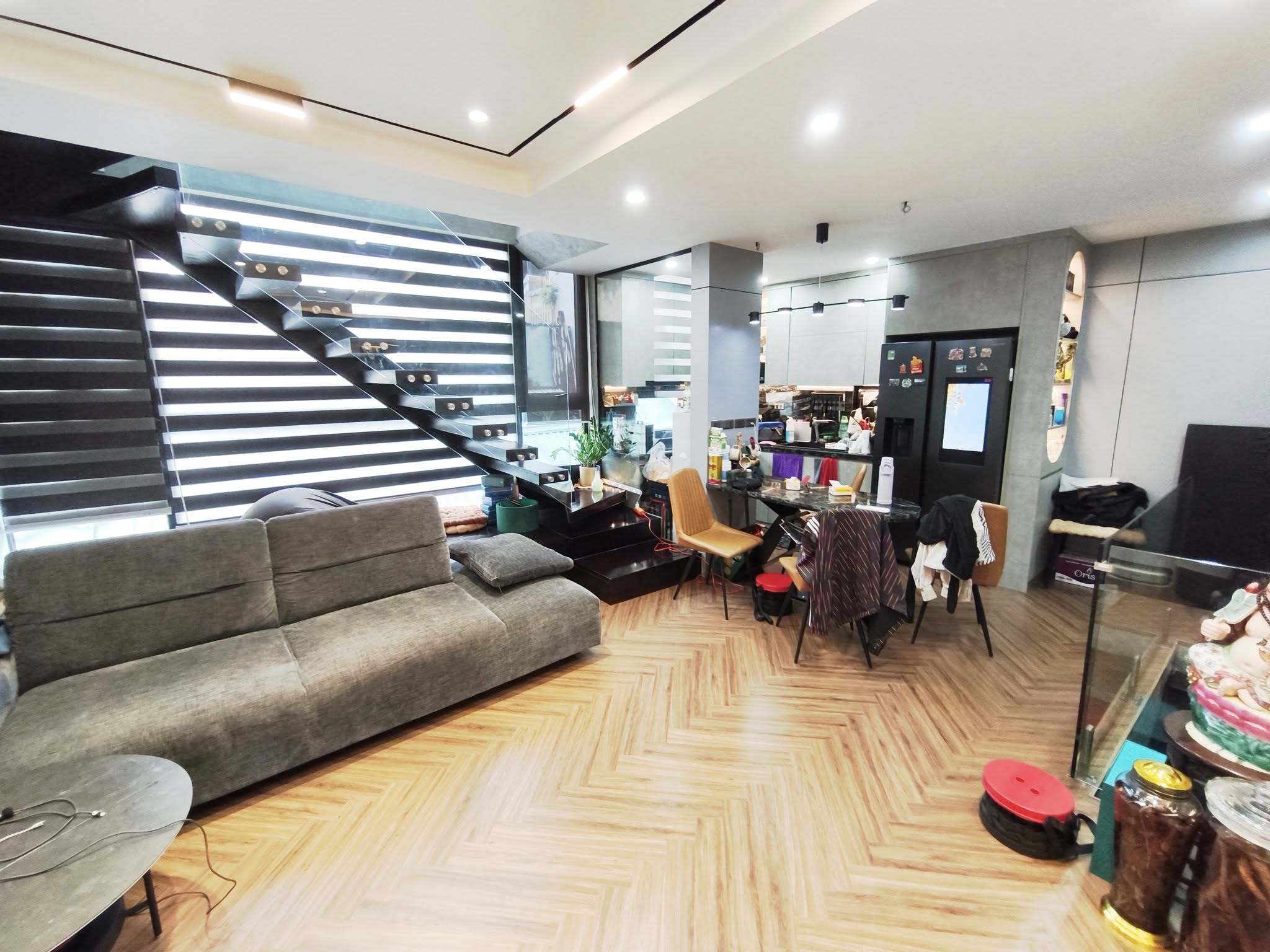 150M NHỈNH 9TỶ-NHÀ ĐẸP Ở NGAY-FULL NỘI THẤT-TIỆN ÍCH MIỄN BÀN-HÀNG BUỒM HOÀN KIẾM