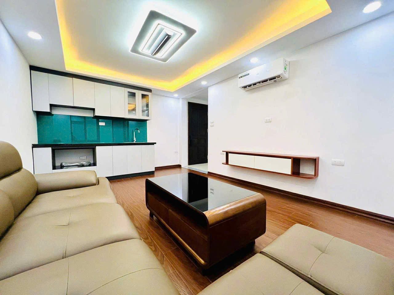 Tầng 2 TT Nguyên Hồng, 80m2 sử dụng, 3PN, Mới đẹp tiện nghi, 4.95 tỷ