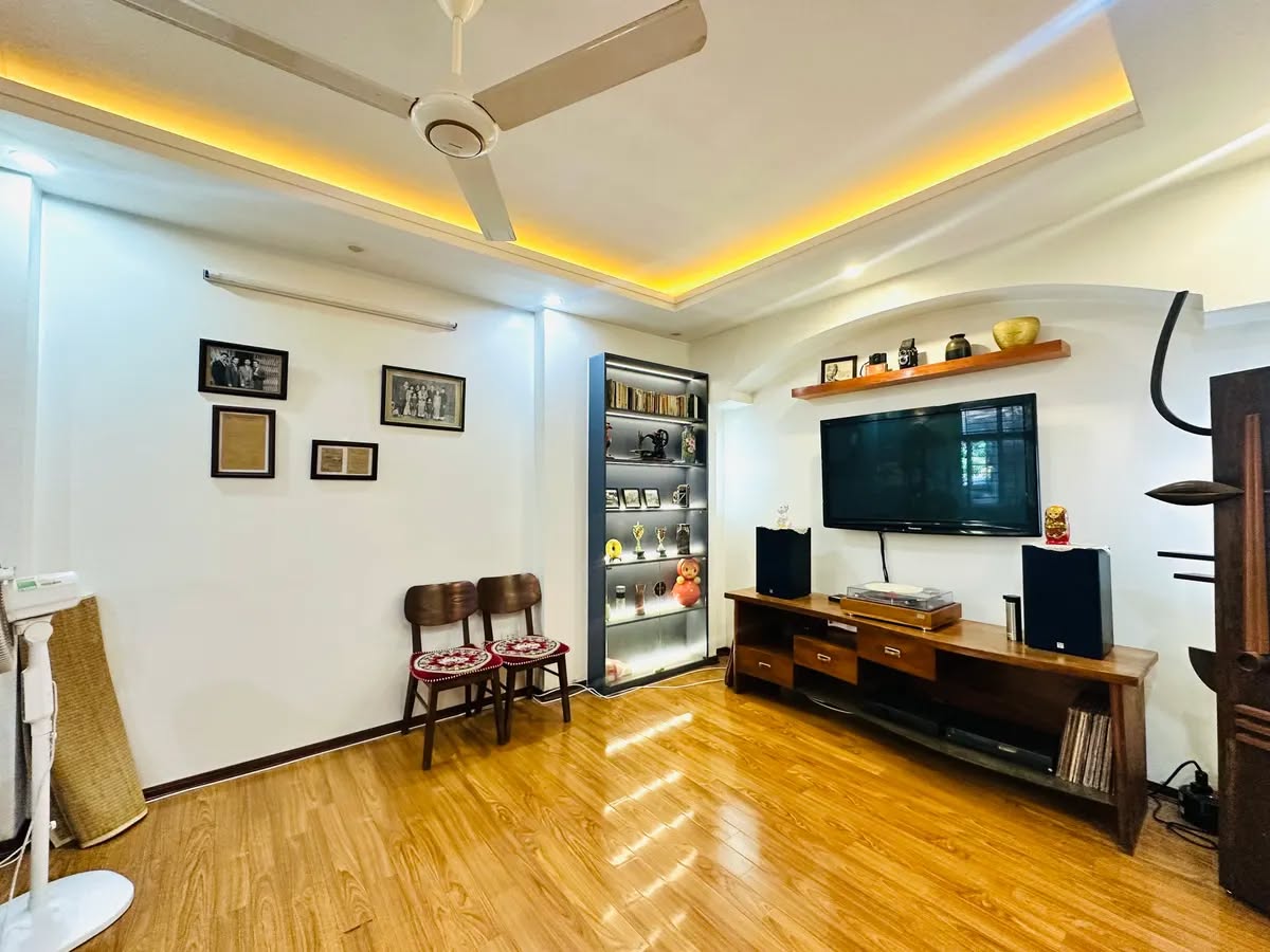 BÁN NHÀ PHÂN LÔ LẠC TRUNG – OTO TRÁNH – NHÀ ĐẸP 6 TẦNG – GẦN VINCOM TIME CITY