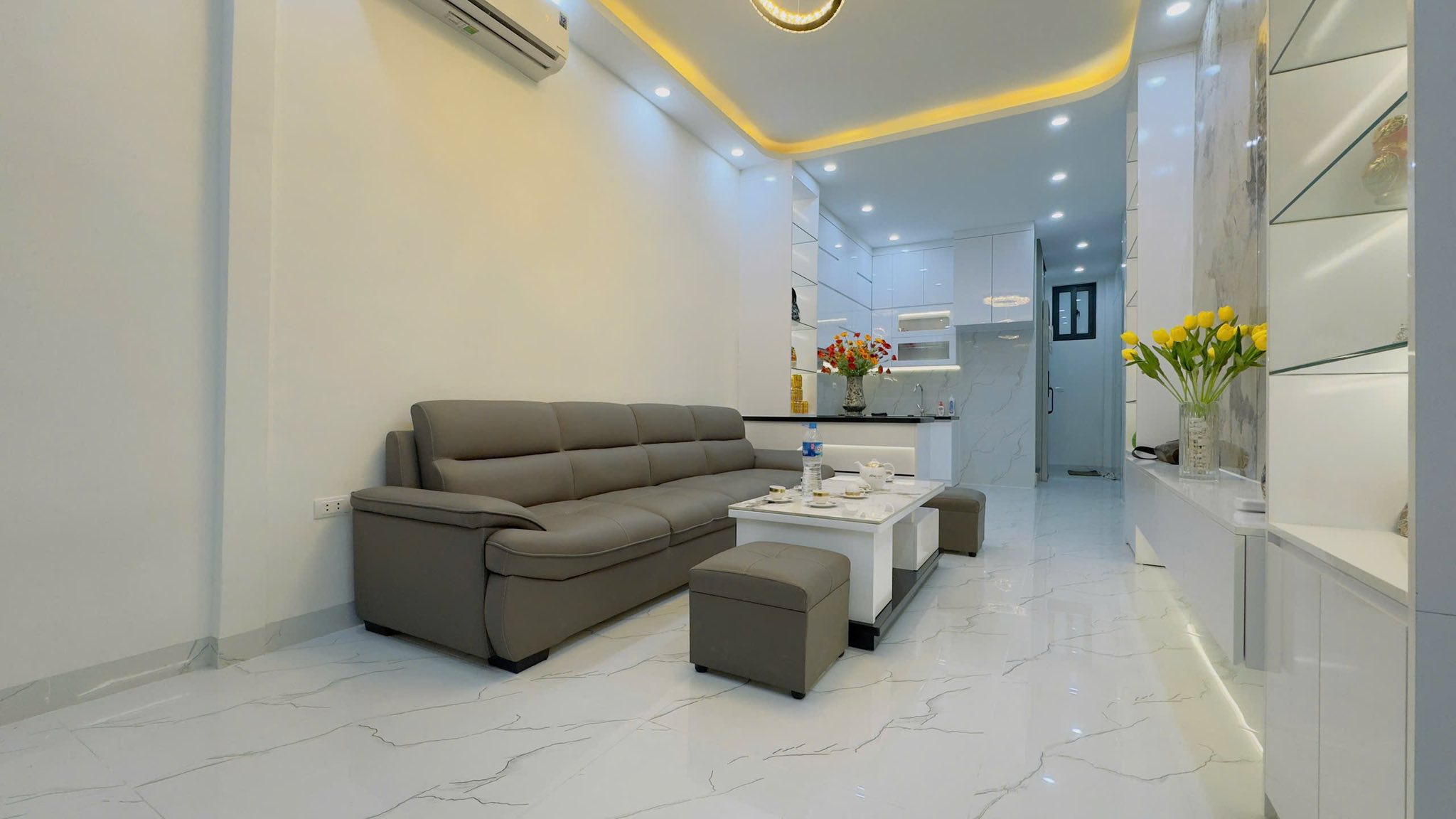 Ngõ 34 Hoàng Cầu- Nguyễn Phúc Lai, DT 45m2 x 5 tầng, thang máy, 2 mặt thoáng trước sau,