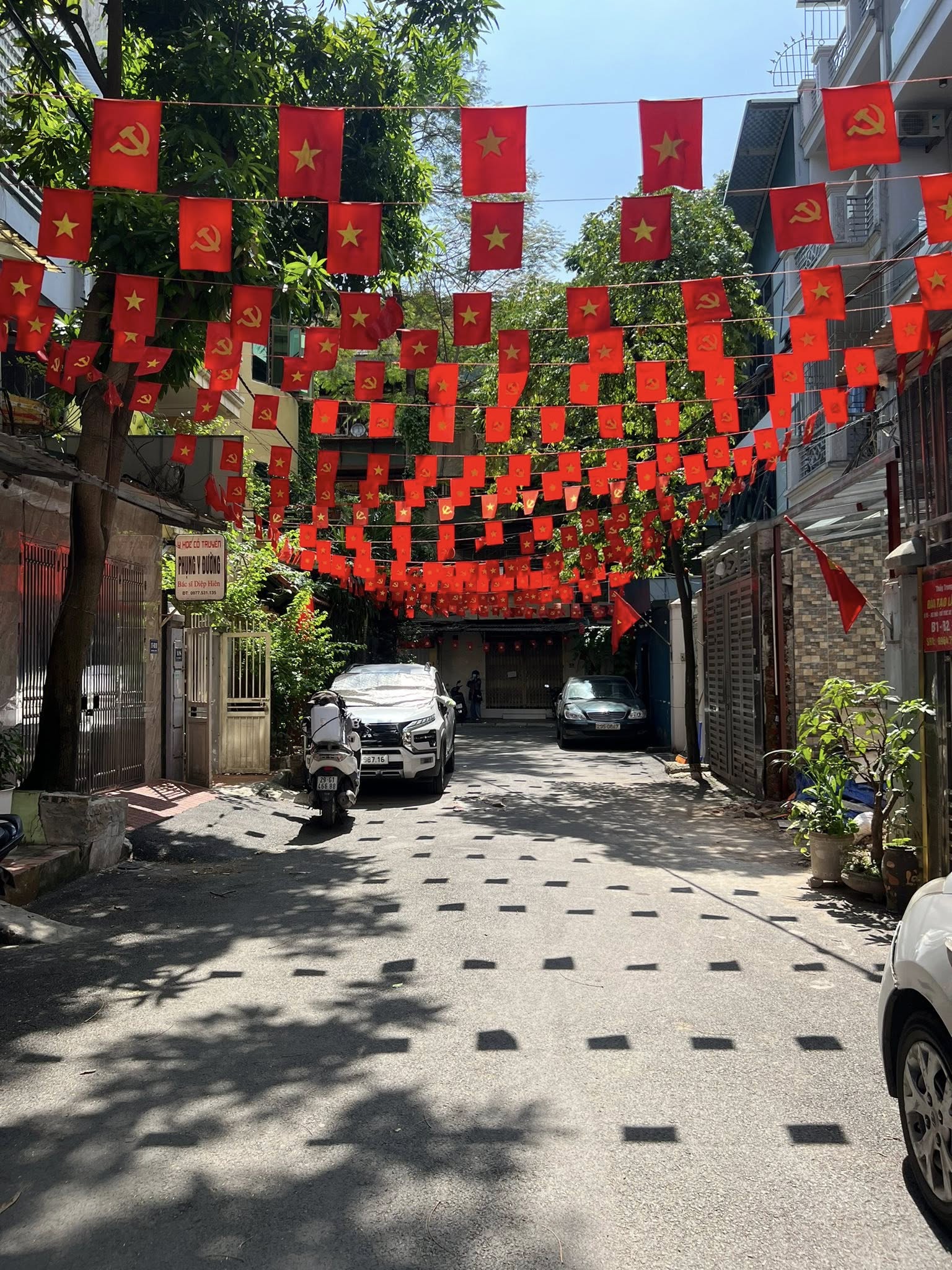 NHÀ NGÕ 249, HOÀNG QUỐC VIỆT, CẦU GIẤY-PHÂN LÔ-Ô TÔ:65M X5T, MT 5M, GIÁ 24,9 TỶ.