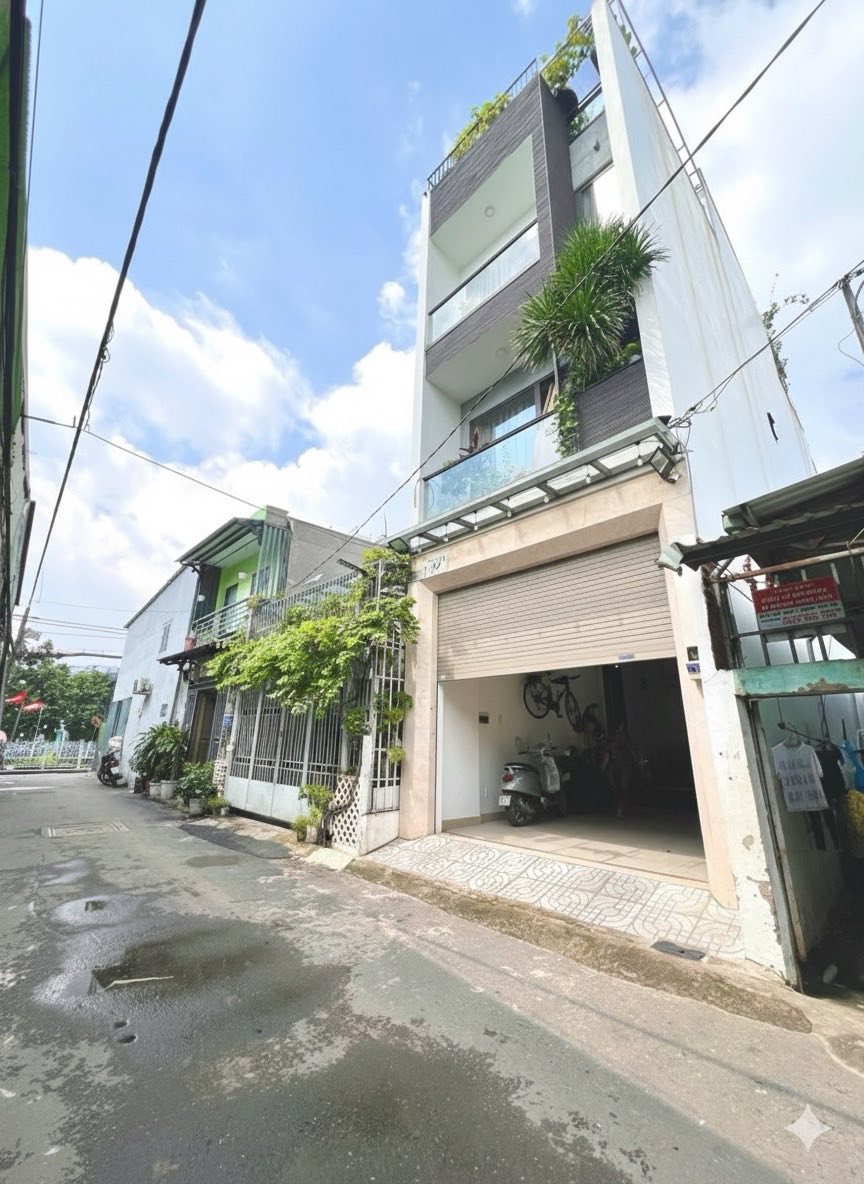 HẺM TẢI – GIÁP AEON – SÁT MẶT TIỀN – 74M NỞ HẬU – 4 TẦNG – 4PN CHỈ 8.X