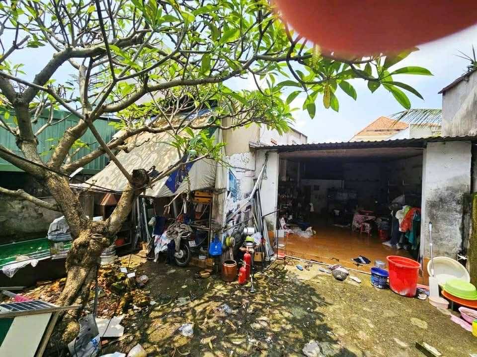 NGAY TRUNG TÂM HÓC MÔN, CẤP 4 133M² HẺM Ô TÔ. SÁT CHỢ HÓC MÔN, GIÁ RẺ CHỈ 4,2 TỶ THƯƠNG LƯỢNG.