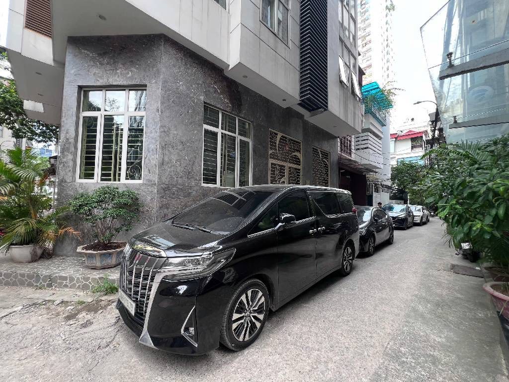 Bán nhà phố Liễu Giai, ô tô chạy vòng quanh, 60m chỉ 29 tỷ, “kinh doanh đỉnh”