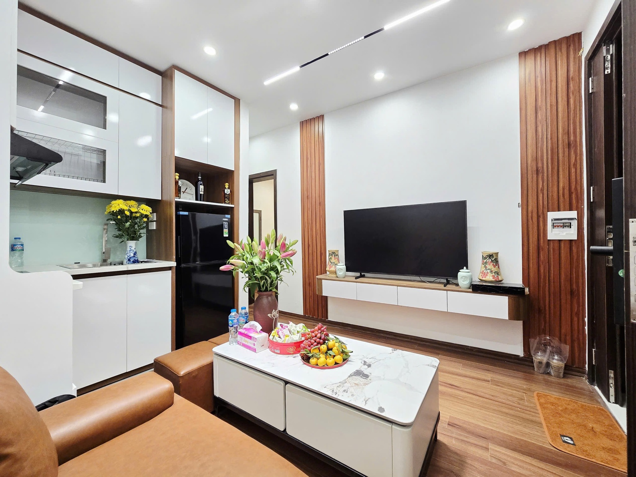 Tầng 2 TT Chùa Láng 28/55m2 - 2PN 2WC Mới đẹp, 3.98 tỷ