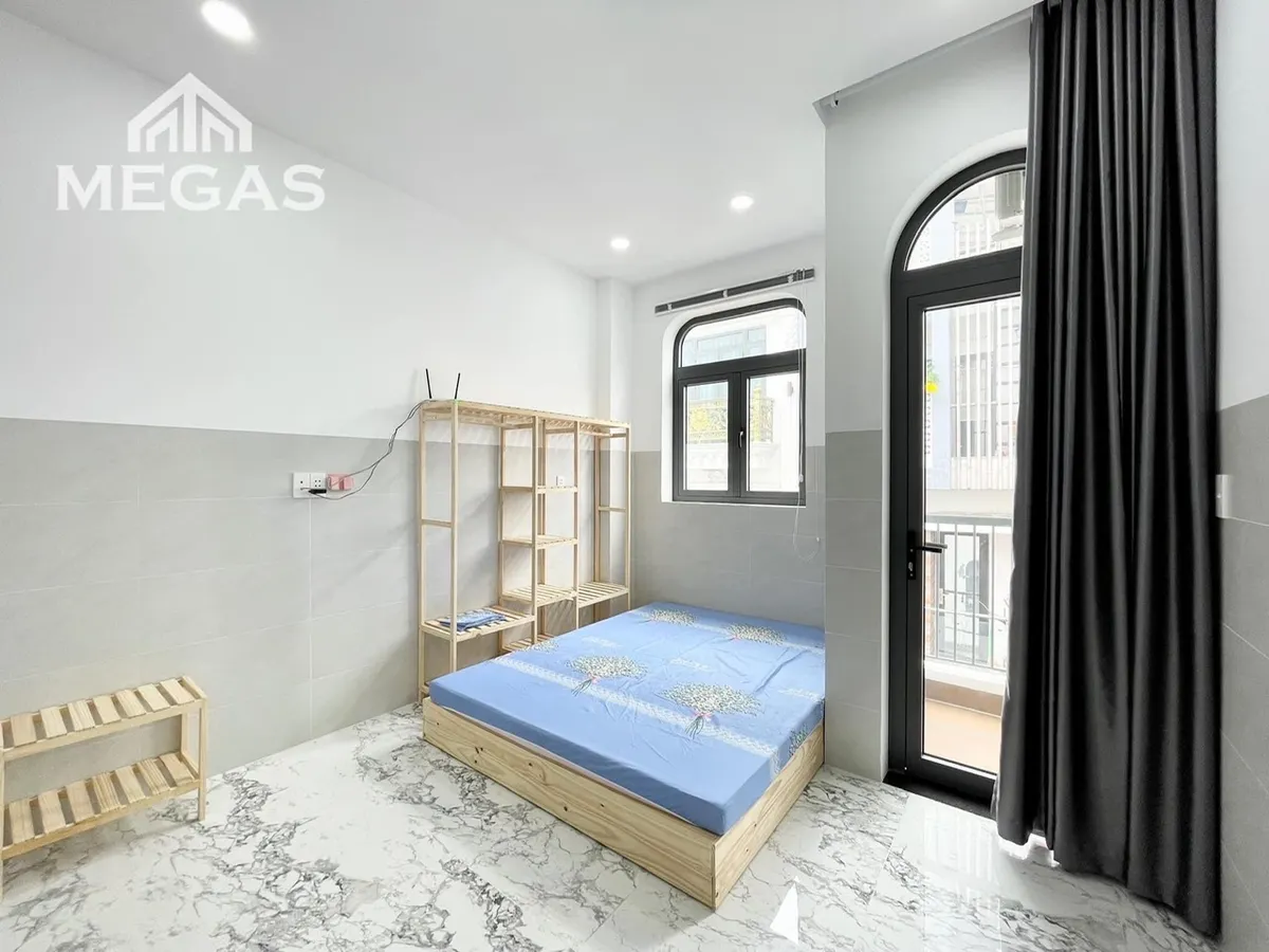 NHÀ BÁN LÝ THÁNH TÔNG – 63M² – 5 TẦNG – HẺM XE HƠI – KIẾN TRÚC HIỆN ĐẠI – 8,7 TỶ (TL)