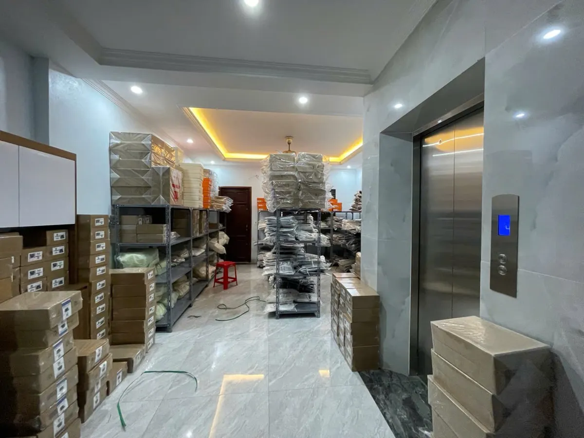 Bán Nhà Thịnh Liệt. Hoàng Mai. 4 Tầng Thang Máy. Ô Tô. Vỉa Hè. DT 72m2. MT 5m. Giá 15.8 Tỷ